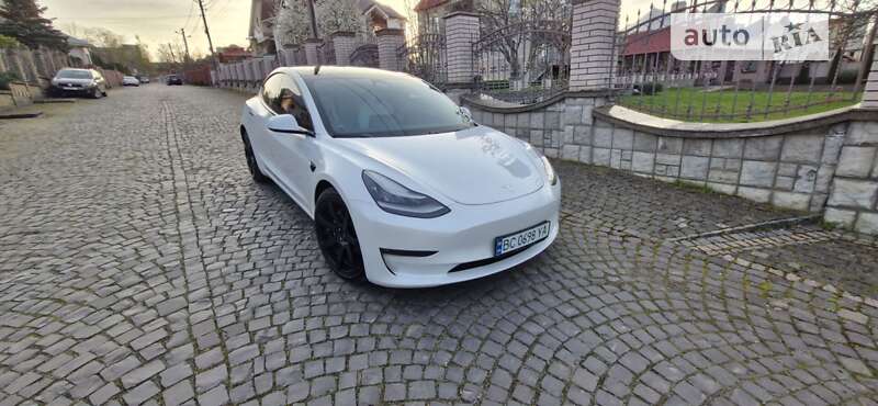 Tesla Model 3 2019