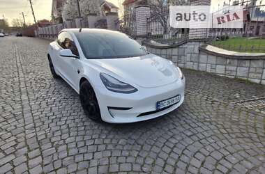 Tesla Model 3  2019