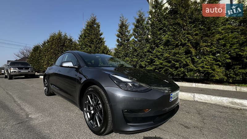 Tesla Model 3 2022