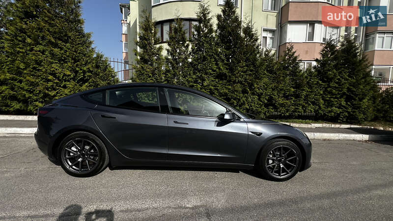 Седан Tesla Model 3 2022 в Києві