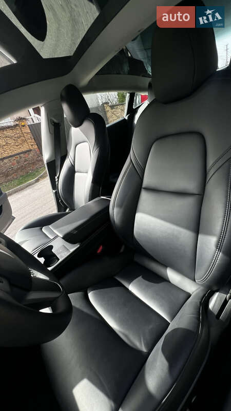 Седан Tesla Model 3 2022 в Києві