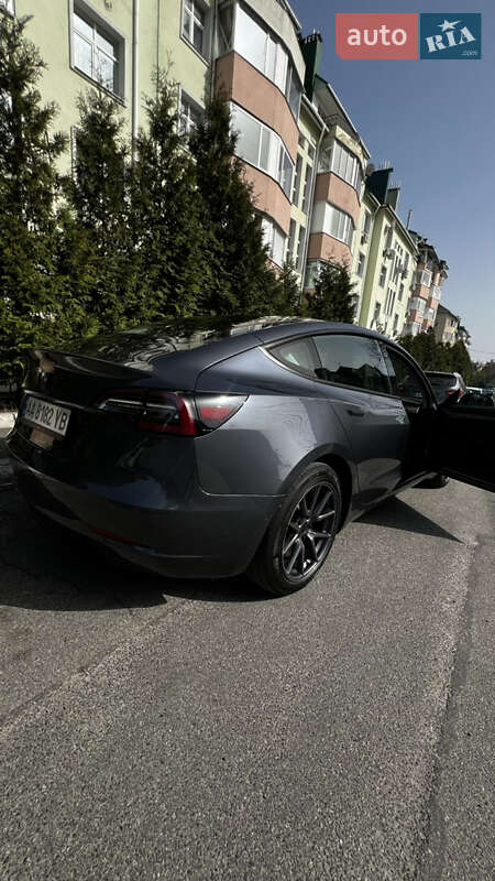 Седан Tesla Model 3 2022 в Києві
