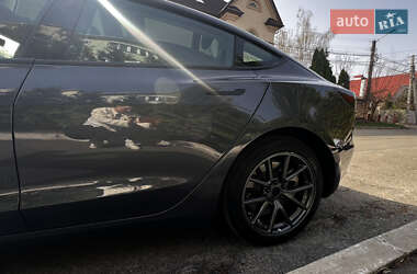 Седан Tesla Model 3 2022 в Києві