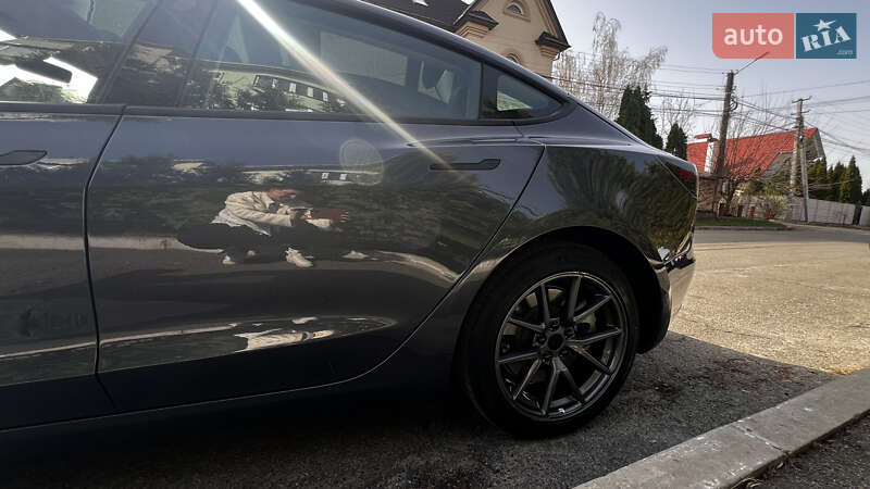 Седан Tesla Model 3 2022 в Києві