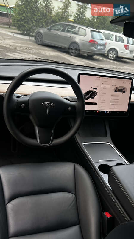 Седан Tesla Model 3 2022 в Києві