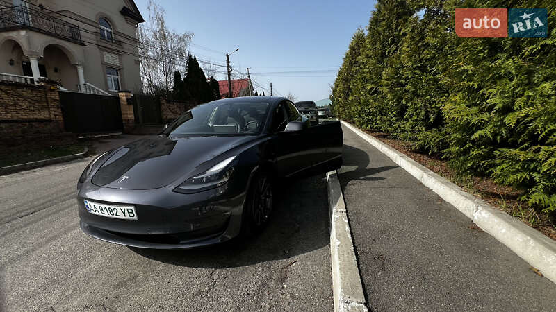 Седан Tesla Model 3 2022 в Києві