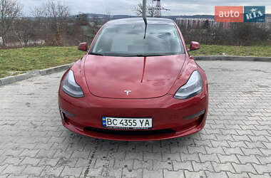 Tesla Model 3  2021