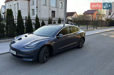 Tesla Model 3  2020