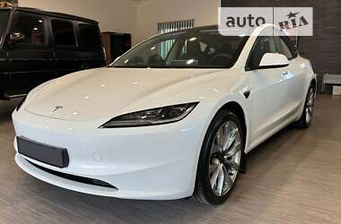 Tesla Model 3  2024