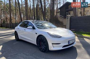Tesla Model 3  2022