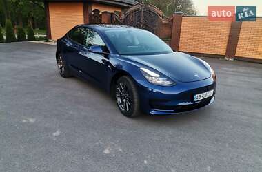 Tesla Model 3  2021