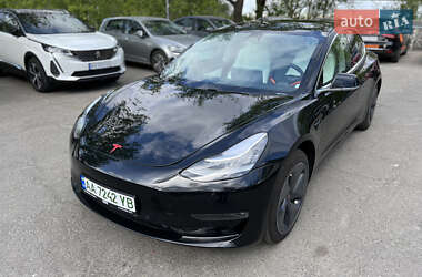 Tesla Model 3  2019