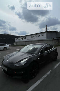 Tesla Model 3  2019