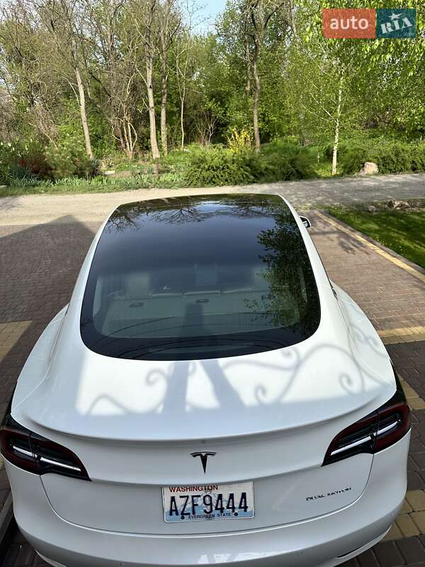 Седан Tesla Model 3 2018 в Дніпрі