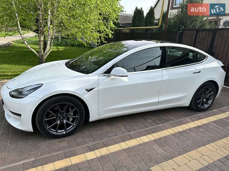 Седан Tesla Model 3 2018 в Дніпрі