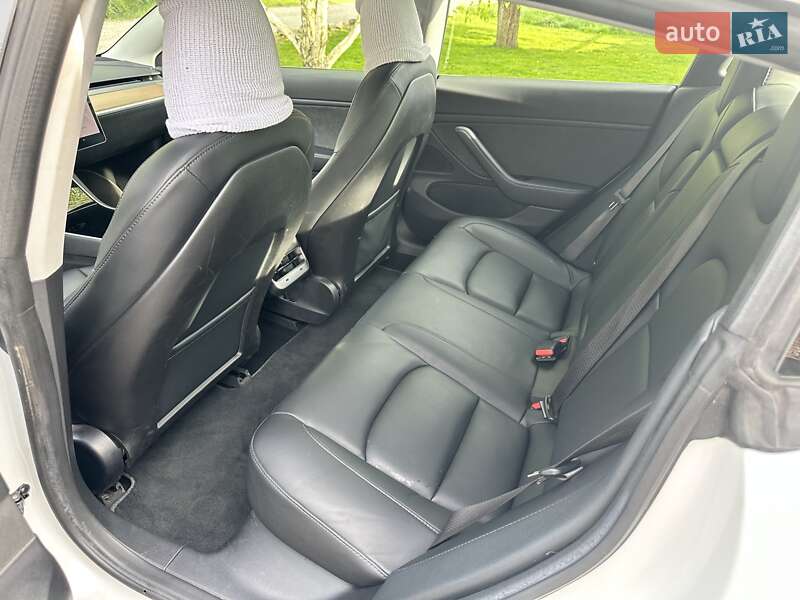 Седан Tesla Model 3 2018 в Дніпрі