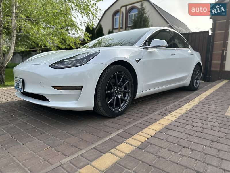 Седан Tesla Model 3 2018 в Дніпрі