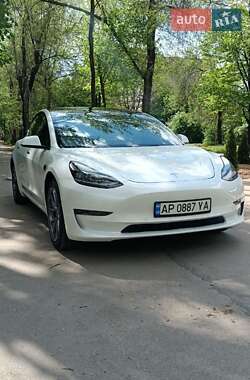 Tesla Model 3  2021
