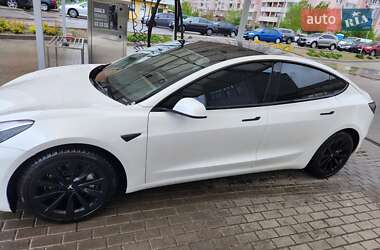 Tesla Model 3  2022