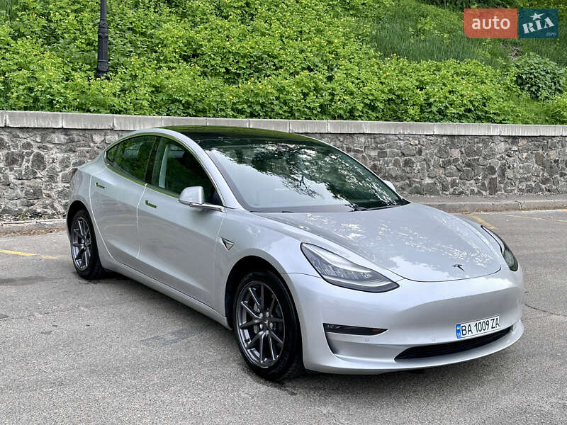 Tesla Model 3 2018