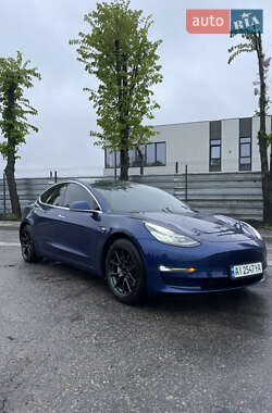 Tesla Model 3  2020