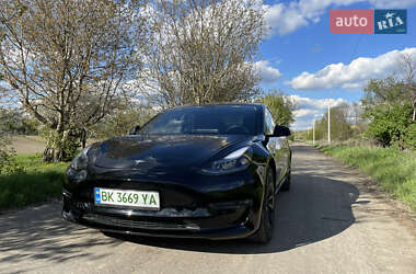 Tesla Model 3  2021