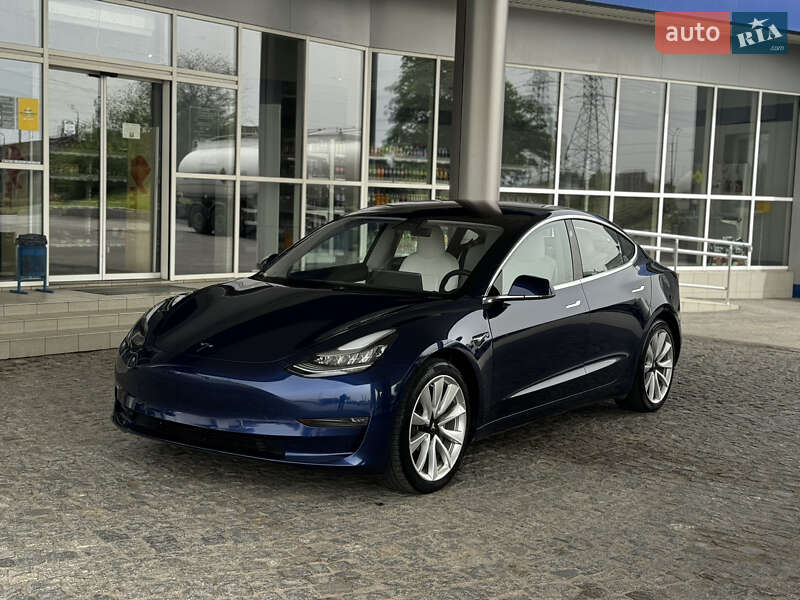 Седан Tesla Model 3 2018 в Дніпрі