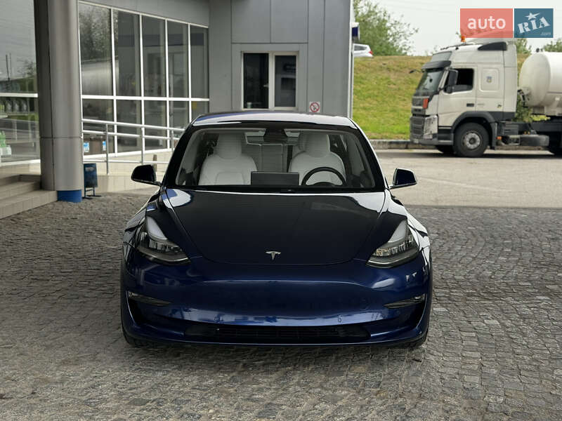 Седан Tesla Model 3 2018 в Дніпрі