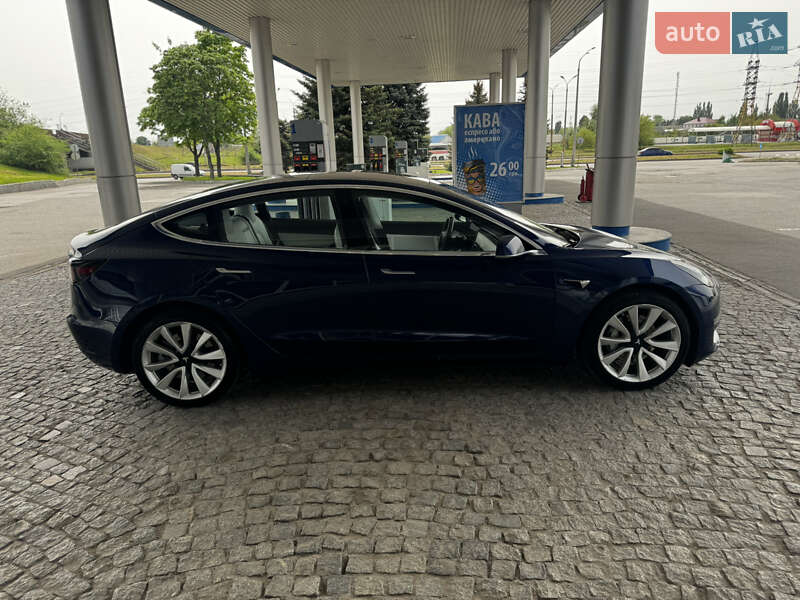 Седан Tesla Model 3 2018 в Дніпрі