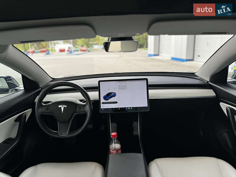 Седан Tesla Model 3 2018 в Дніпрі