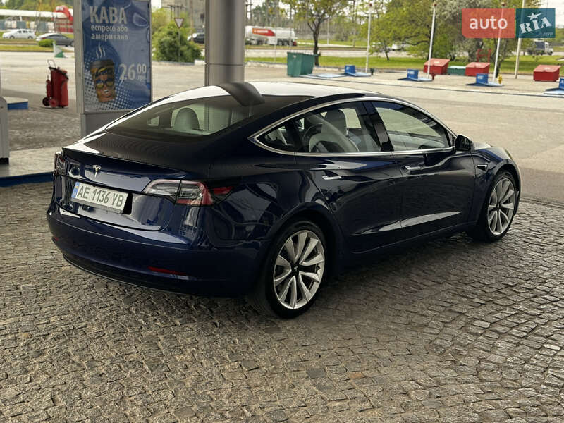 Седан Tesla Model 3 2018 в Дніпрі