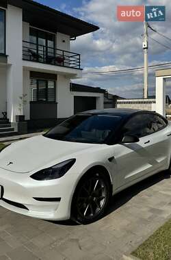 Tesla Model 3  2022