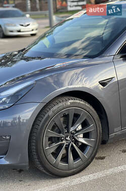 Tesla Model 3  2021