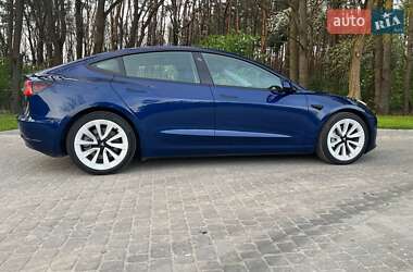 Tesla Model 3  2022
