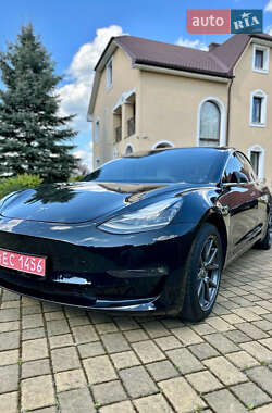 Tesla Model 3  2019