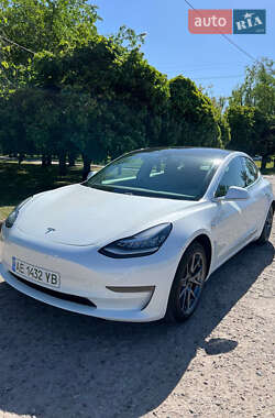Tesla Model 3  2020