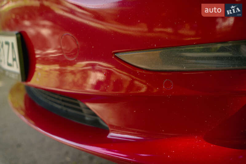 Седан Tesla Model 3 2018 в Львові