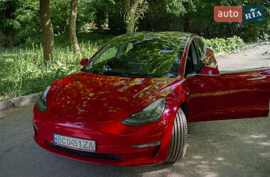 Седан Tesla Model 3 2018 в Львові