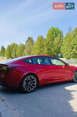 Tesla Model 3  2022