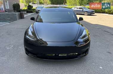 Tesla Model 3  2021