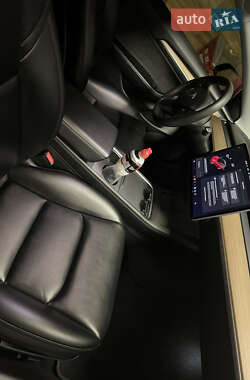 Седан Tesla Model 3 2021 в Харкові
