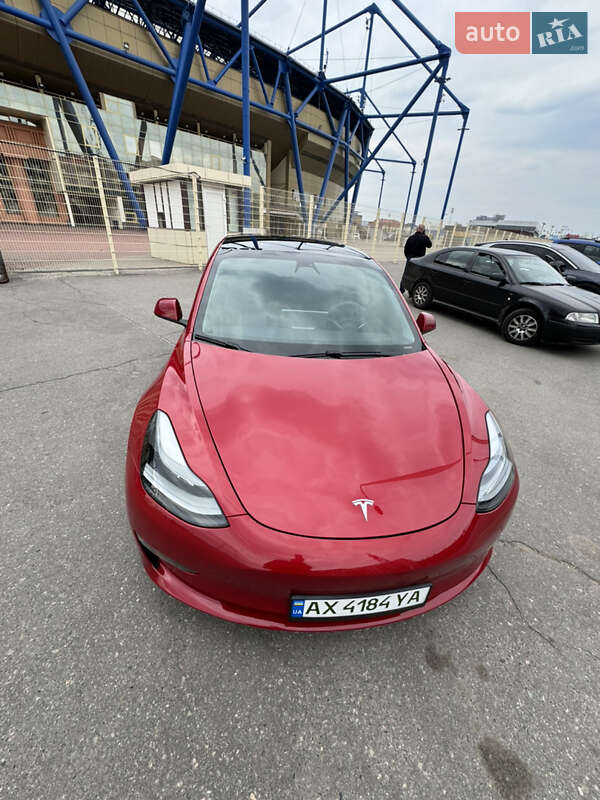 Седан Tesla Model 3 2021 в Харкові