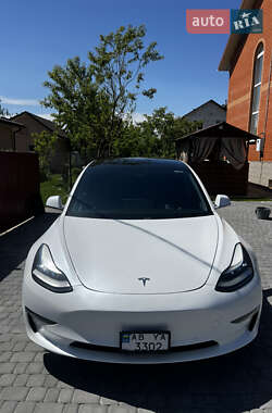Tesla Model 3  2019