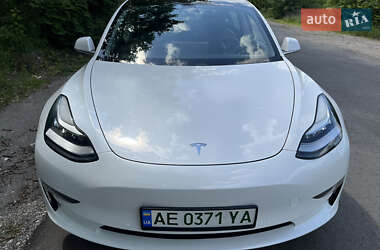 Tesla Model 3  2020