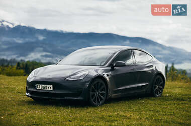 Tesla Model 3  2020