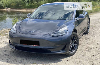Tesla Model 3  2018