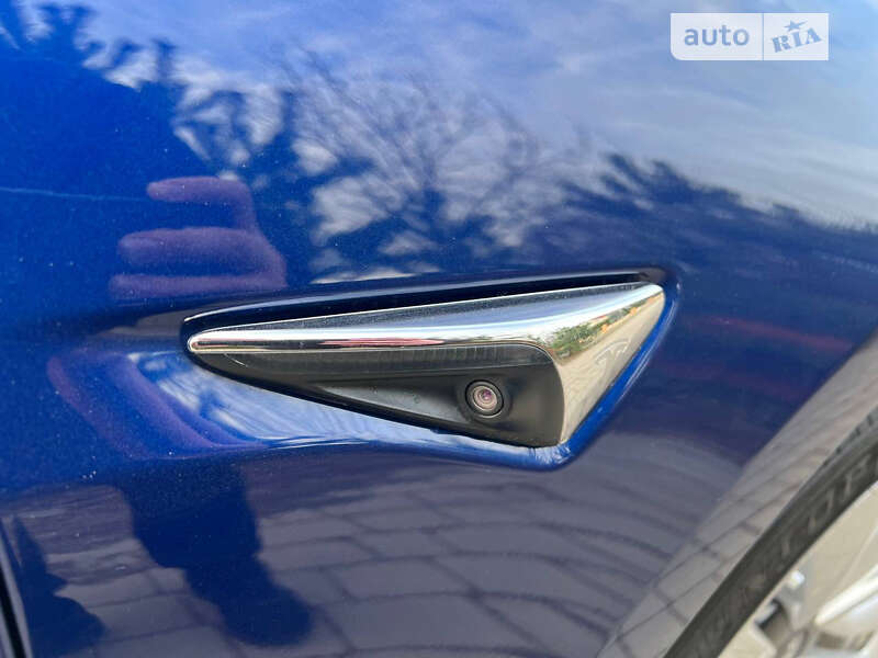 Седан Tesla Model 3 2019 в Львове
