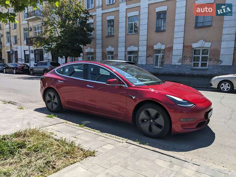 Tesla Model 3 2019 року в Полтаві