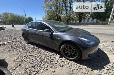 Tesla Model 3  2018
