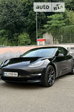 Tesla Model 3  2021